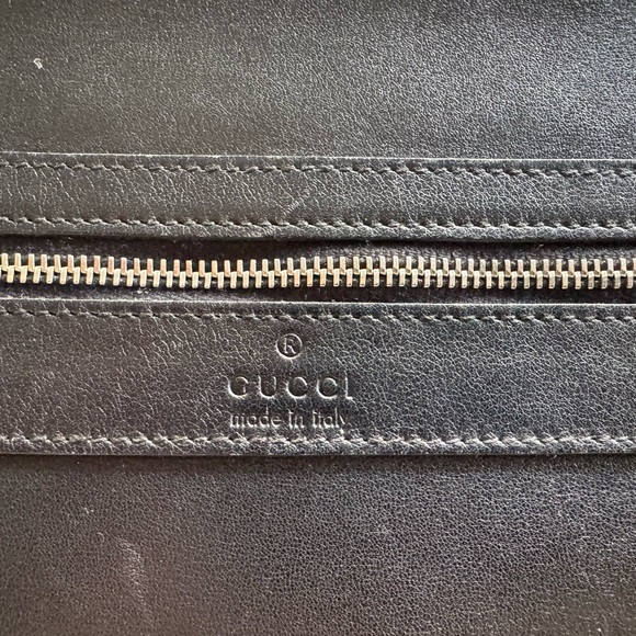 Gucci Black Laptop Bag with Smooth Leather and Zipper Closures - Picture 3 of 14